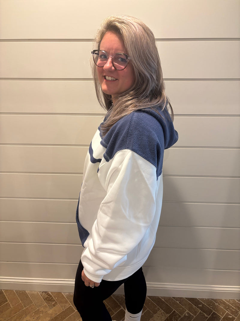 940BK Lari Hooded Sweatshirt