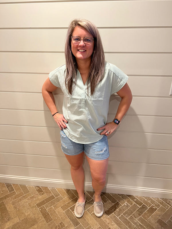 Distressed Denim Shorts - Veveret