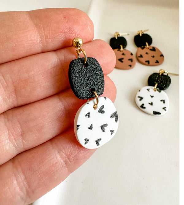 Black Hearts- Della